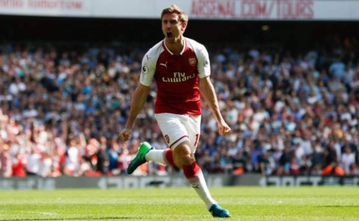 Nacho Monreal: El lateral izquierdo juega en el Arsenal de Inglaterra y cuenta con 33 años de edad. Es uno de los objetivos del Barcelona para reforzar la banda izquierda y ser un sustituto de Jordi Alba.