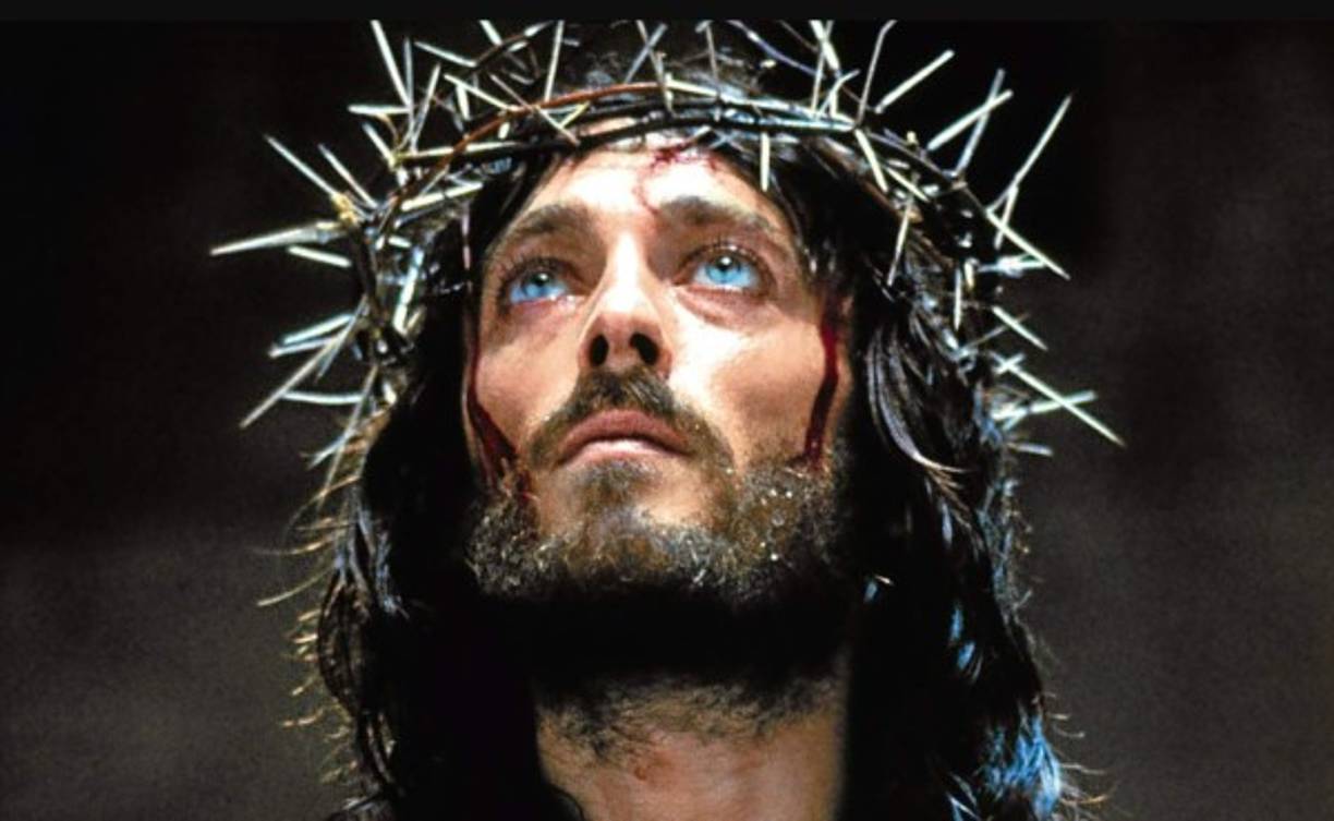 El hijo de Dios ha sido representado en la gran pantalla en múltiples ocasiones por súperestrellas y galanes del momento.<br/><br/>Conoce a algunos de los actores que han tenido el privilegió de encarnar al Cristo redentor.