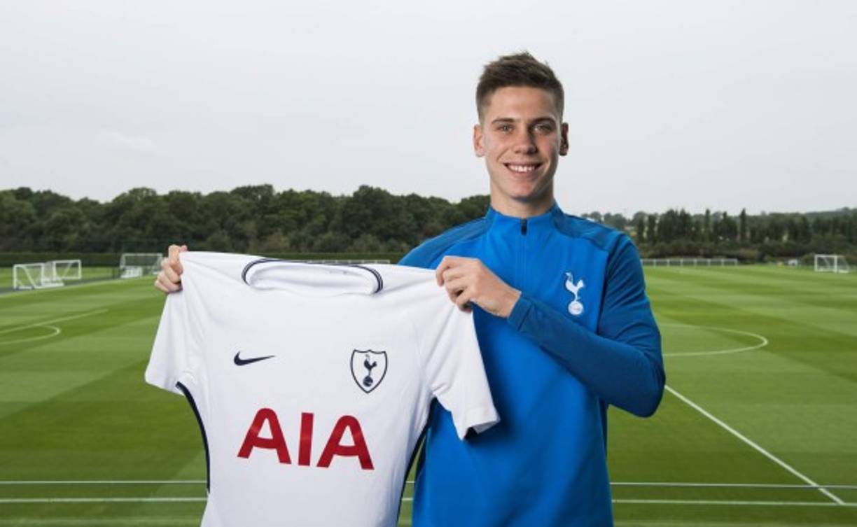 El Tottenham se ha hecho con el joven central argentino Juan Foyth. El defensa de 19 años llega tras alcanzar un acuerdo con el Estudiantes de la Plata para su traspaso.