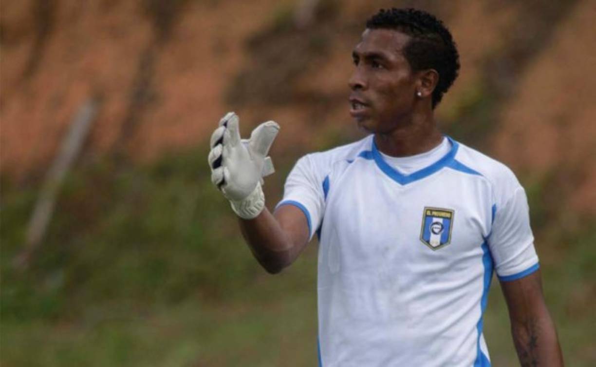 Ante los rumores que decían que Woodrow West saldría del Honduras Progreso a otro equipo de la Liga Nacional, el propio presidente del club ribereño confirmó que el portero beliceño se queda.