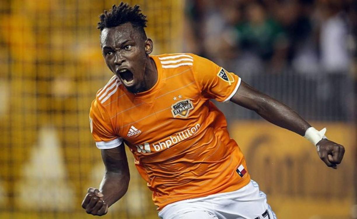 El Houston Dynamo anunció en un comunicado que ha adquirido la totalidad de la ficha del delantero hondureño Alberth Elis, quien llegó al equipo de la MLS en calidad de cedido a préstamo por el Monterrey de México.