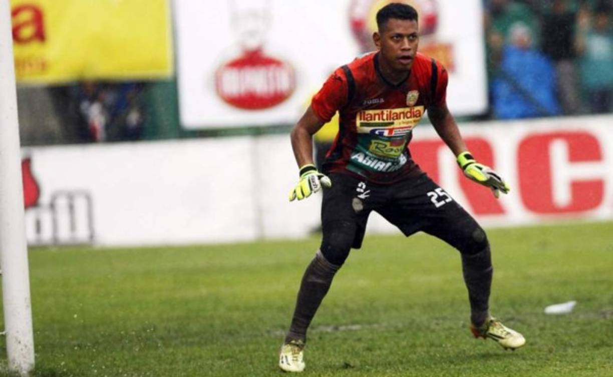 El Olimpia estaría tras los pasos del portero héroe del Marathón, Denovan Torres, quien todavía tiene seis meses de contrato con los verdolagas.