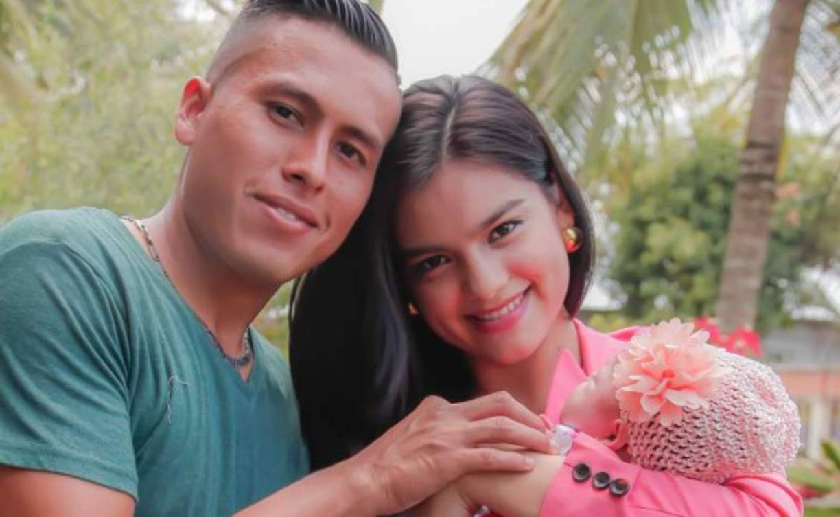 El volante Wilmer Fuentes del Marathón fue conquistado por la carismática periodista Lilian Mata .Tienen un lindo hogar.