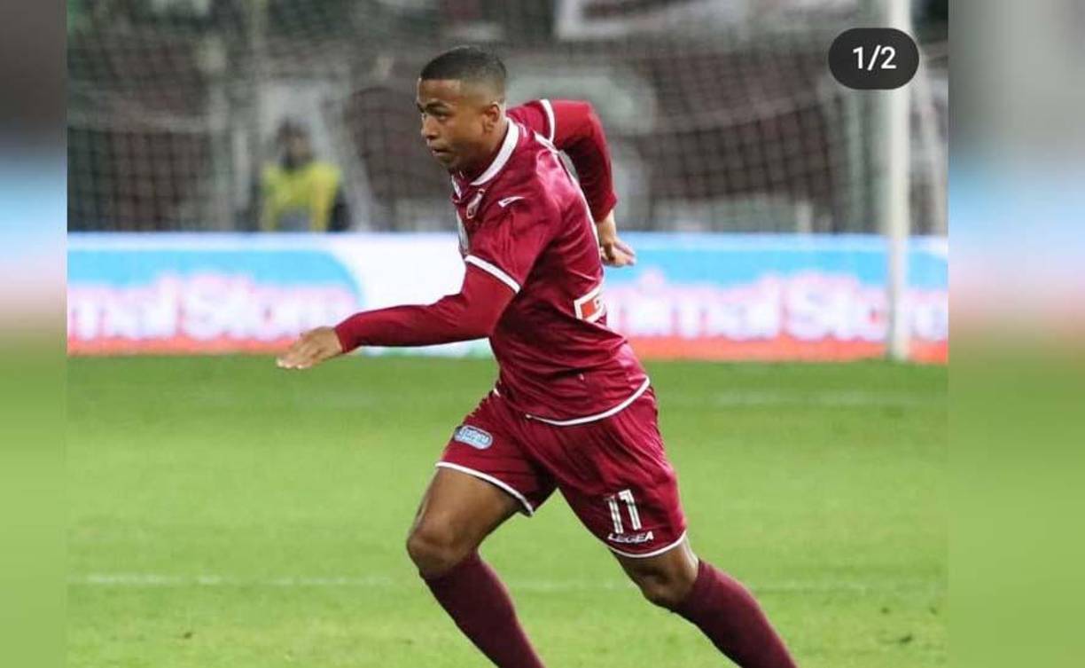Rigo Rivas: Extremo del Reggina de la Serie B de Italia.
