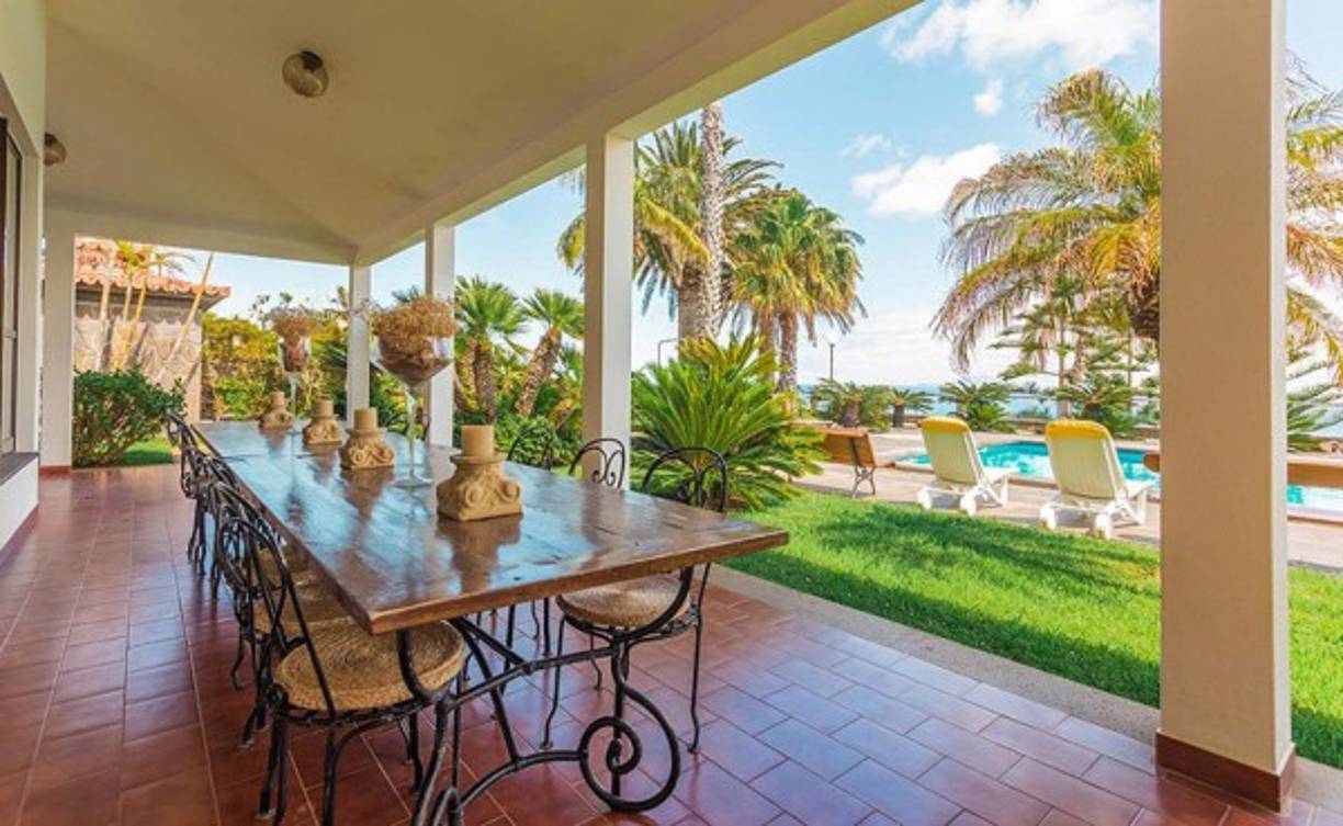 La mansión tiene mucho espacio y Cristiano Ronaldo con su pareja podrá realizar deporte al aire libre.