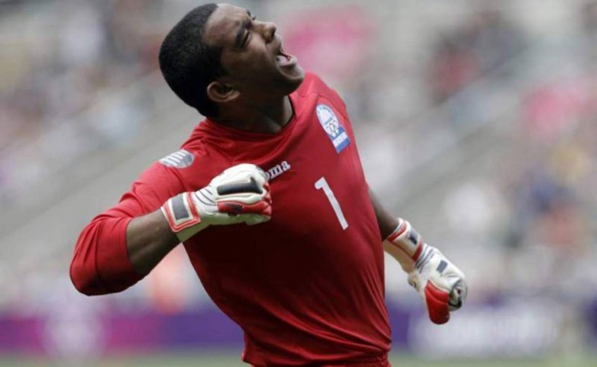 El portero José Mendoza sigue esperando una oportunidad en Honduras luego de que no siguió en Venezuela. El guardameta fie figura en los Olímpicos de Londres y asegura no ser un jugador caro, solamente ha recibido oferta por parte del Social Sol.
