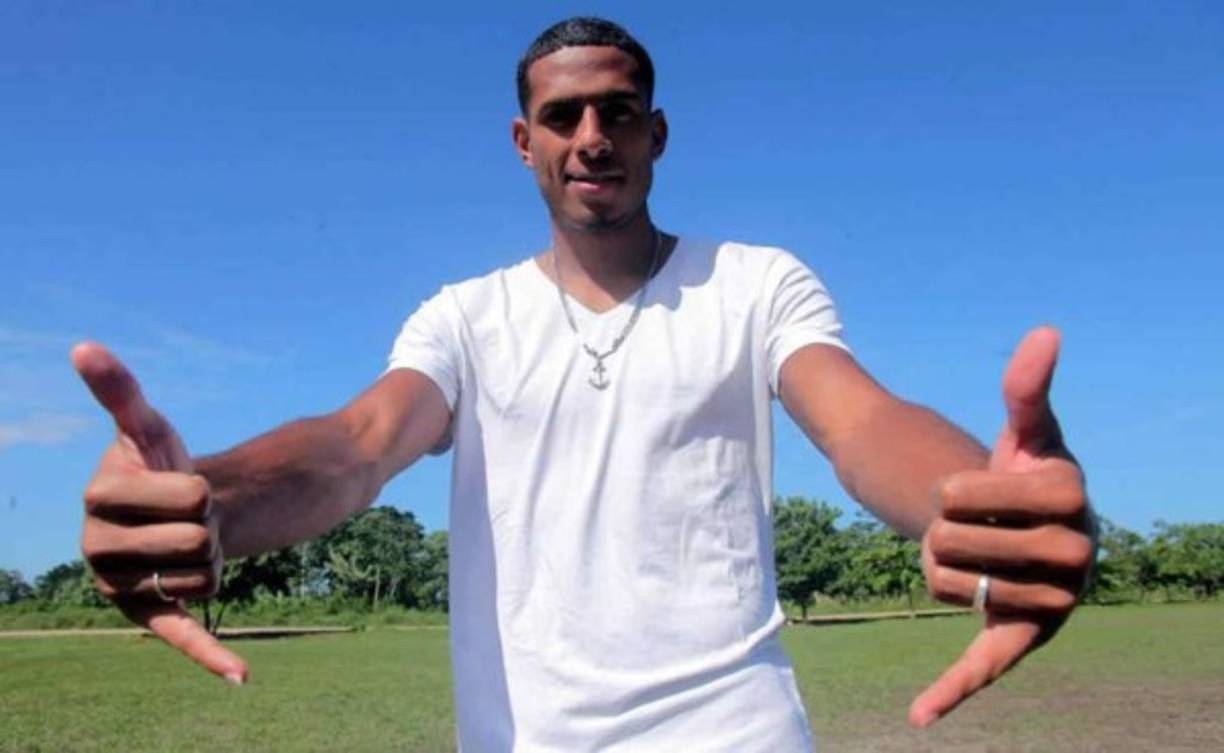 Eddie Hernández: El delantero no seguirá en el Vida y sigue sin poder definir su futuro. En la Real Sociedad han negado los rumores que lo vinculan al club aceitero.<br/>