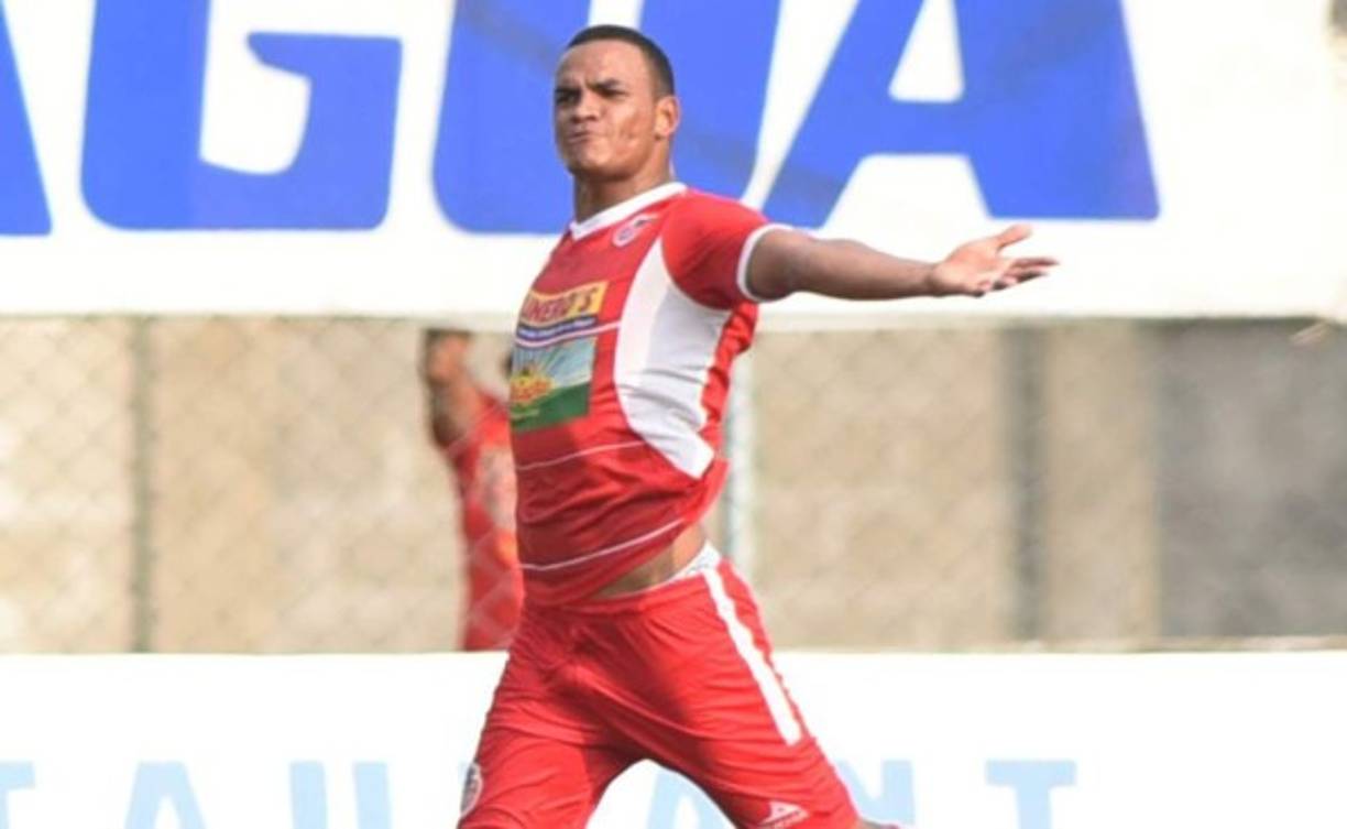 Rony Martínez, con ofertas en el extranjero, es uno de los delanteros más deseados por equipos de la Liga Nacional. Olimpia, Marathón y Real España lo han buscado en este mercado de fichajes. Tiene contrato con la Real Sociedad.