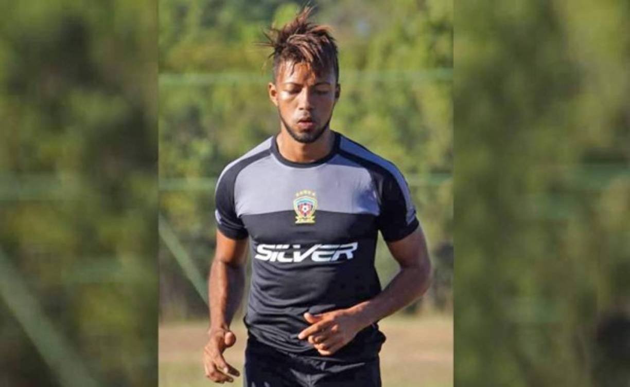 Allan Gutiérrez: Tras varios años de jugar en Nicaragua, el defensor hondureño regresa a la Liga Nacional de Honduras. El zaguero de 29 años de edad jugará en los Lobos de la UPN. <br/><br/>