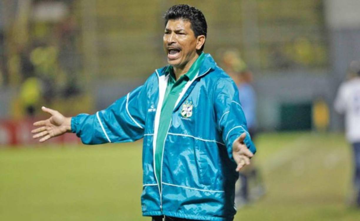 Carlos Martínez: El entrenador aún no renueva con el Platense.