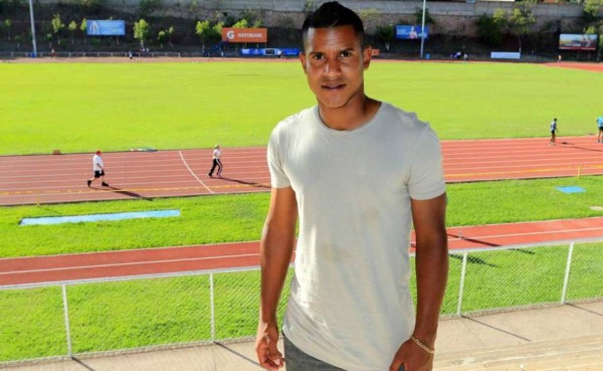 El mediocampista Óscar Salas no ha querido renovar contrato con el Olimpia, comunicó el técnico albo Nahún Espinoza. En los próximos días se puede definir su futuro.