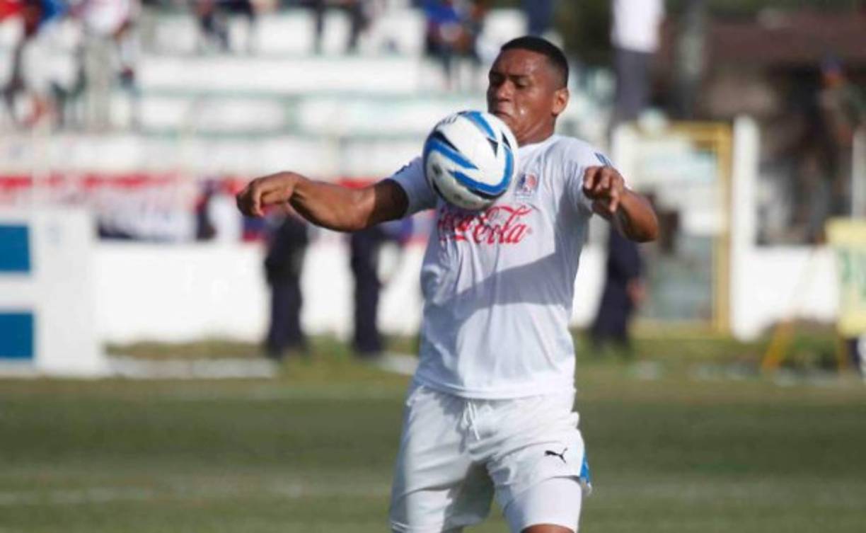 Carlos Will Mejía ya tendría acuerdo para renovar contrato con el Olimpia. El futbolista continúa trabajando en la pretemporada del equipo.