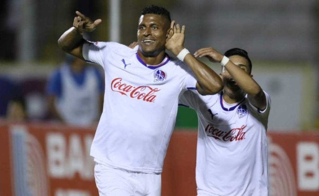 El nombre del atacante hondureño Carlo Costly sonó este día en Costa Rica como posible fichaje del Alajuelense, pero finalmente fue descartado.
