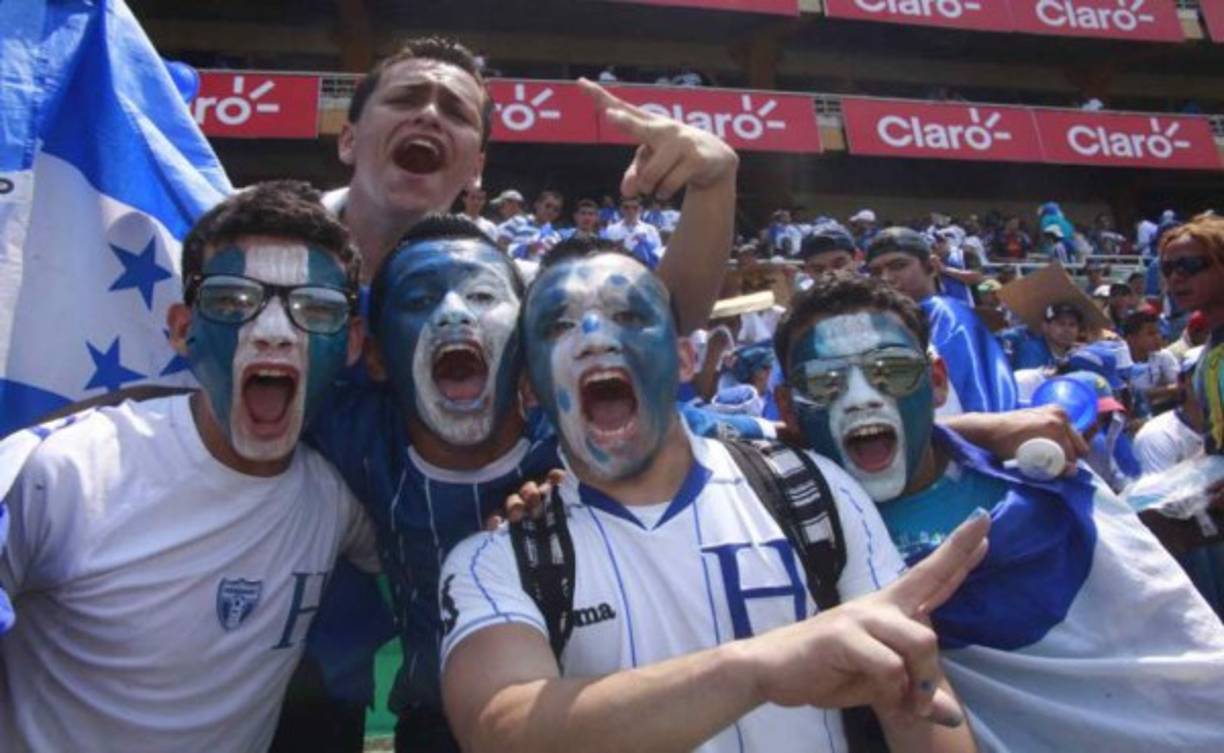 Goal.com dice que por un lado, para la gente en Honduras no ve con mucho agrado a los mexicanos, pues los ven como los ricos del área, mientras que los seguidores del Tri siempre han visto como inferiores a los catrachos, pese a los duros resultados que han sufrido.