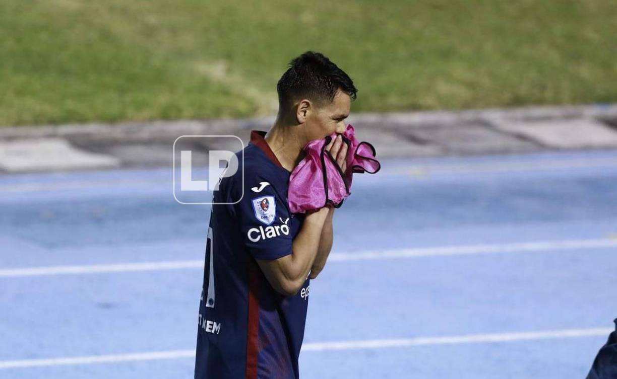 Los lamentos de Roberto Moreira tras el pitazo final. Otra final que perdió el Motagua.