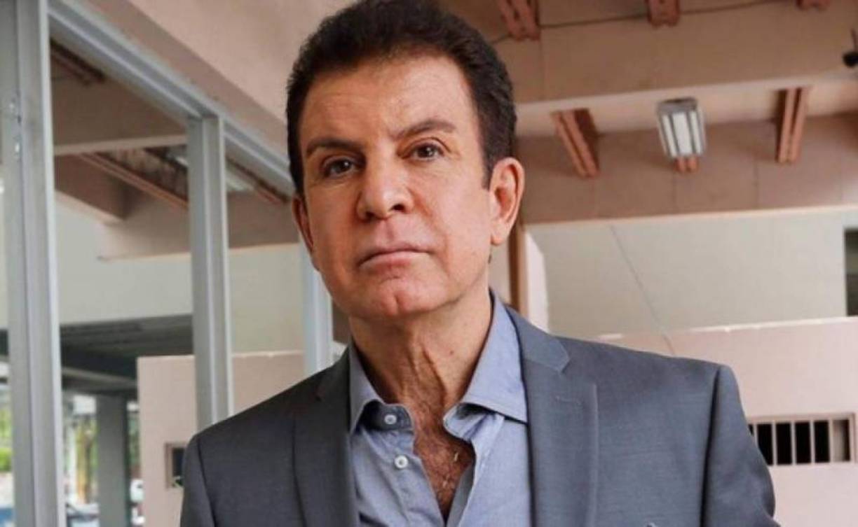 “Ellos (líderes del oficialismo) traicionaron la confianza del pueblo, los pusimos para sacar a JOH (Juan Orlando Hernández), los quitaremos para salvar a Honduras, la alianza es con vos y esta vez voy hasta el final”, enfatizó Nasralla en su vídeo.