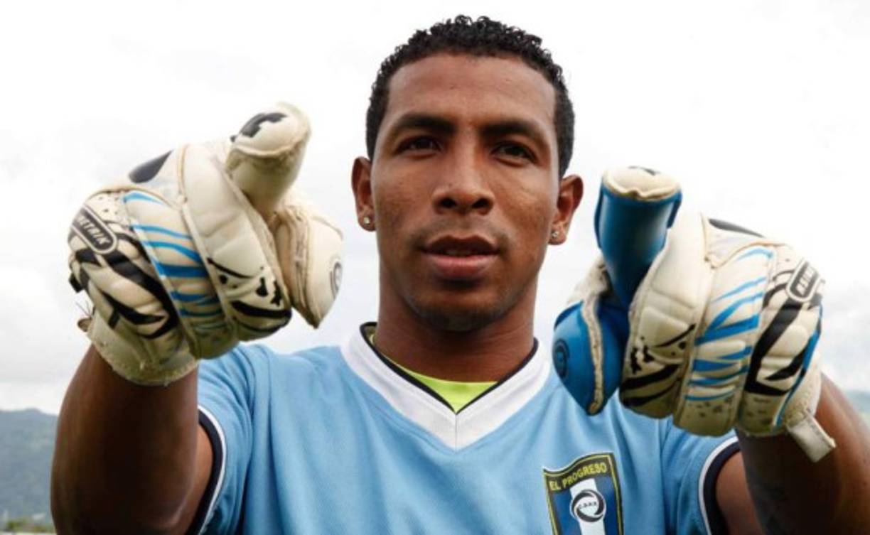 El portero beliceño Woodrow West seguirá en el Honduras Progreso, le queda un año de contrato, confirmó Nahúm Pérez, gerente del club progreseño.