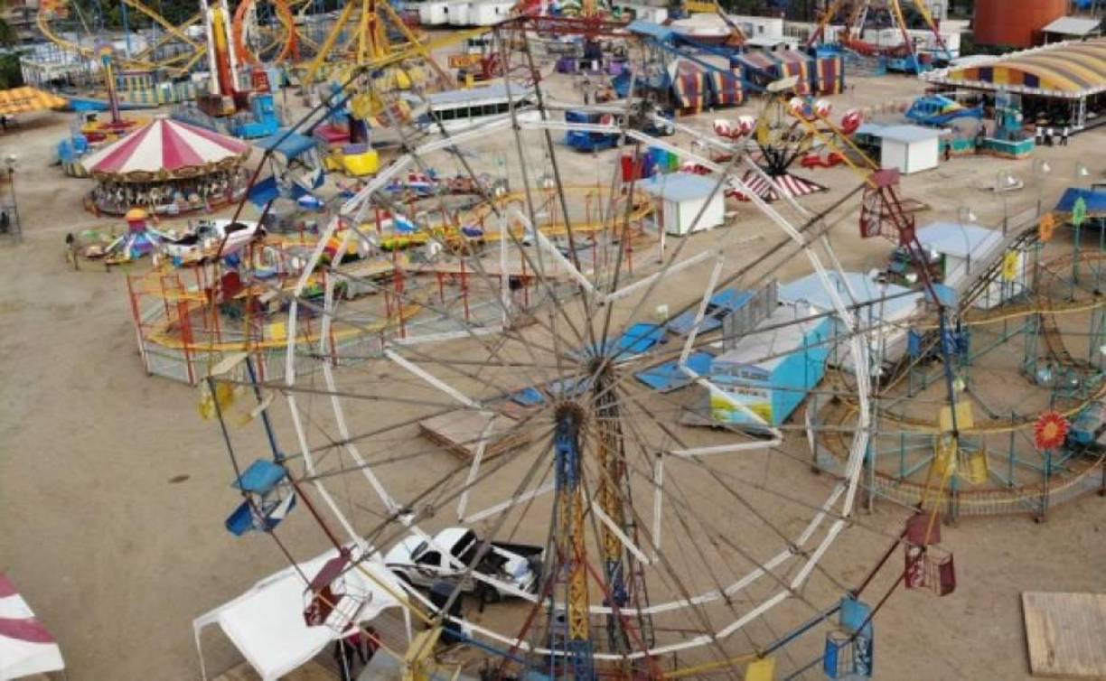 Ni que decir de la rueda de Chicago, por generaciones ha sido una de las favoritas en cualquier edad. Estar a una altura de más de 30 metros genera mucha adrenalina, pero no niegues que es el juego ideal para una plática tranquila entre amigos o por qué no, con tu pareja. 