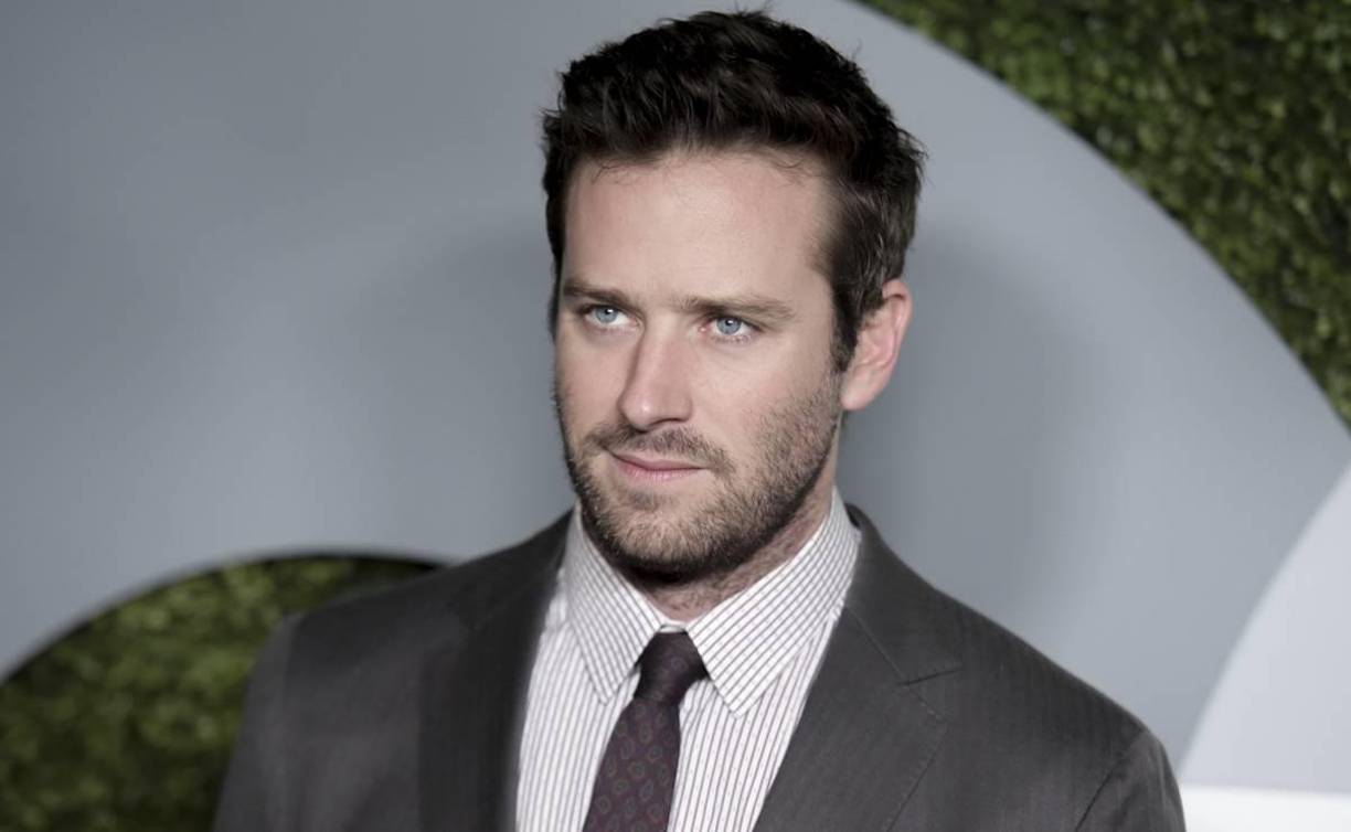 Sin embargo, a la filtración de unos mensajes a principios de 2021 en donde el actor de 35 años confesaba perturbadoras fantasías sexuales, le siguieron numerosos testimonios de mujeres que lo acusaron de abuso físico y psicológico.