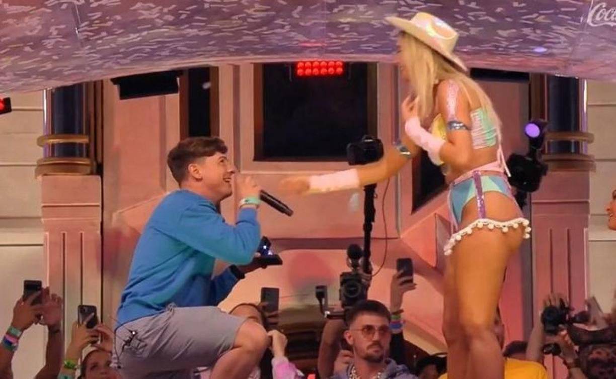 El músico puertorriqueño Guaynaa le propuso matrimonio a la influencer venezolana Lele Pons este fin de semana ante decenas de miles de personas en el festival Tomorrowland, en Bélgica.