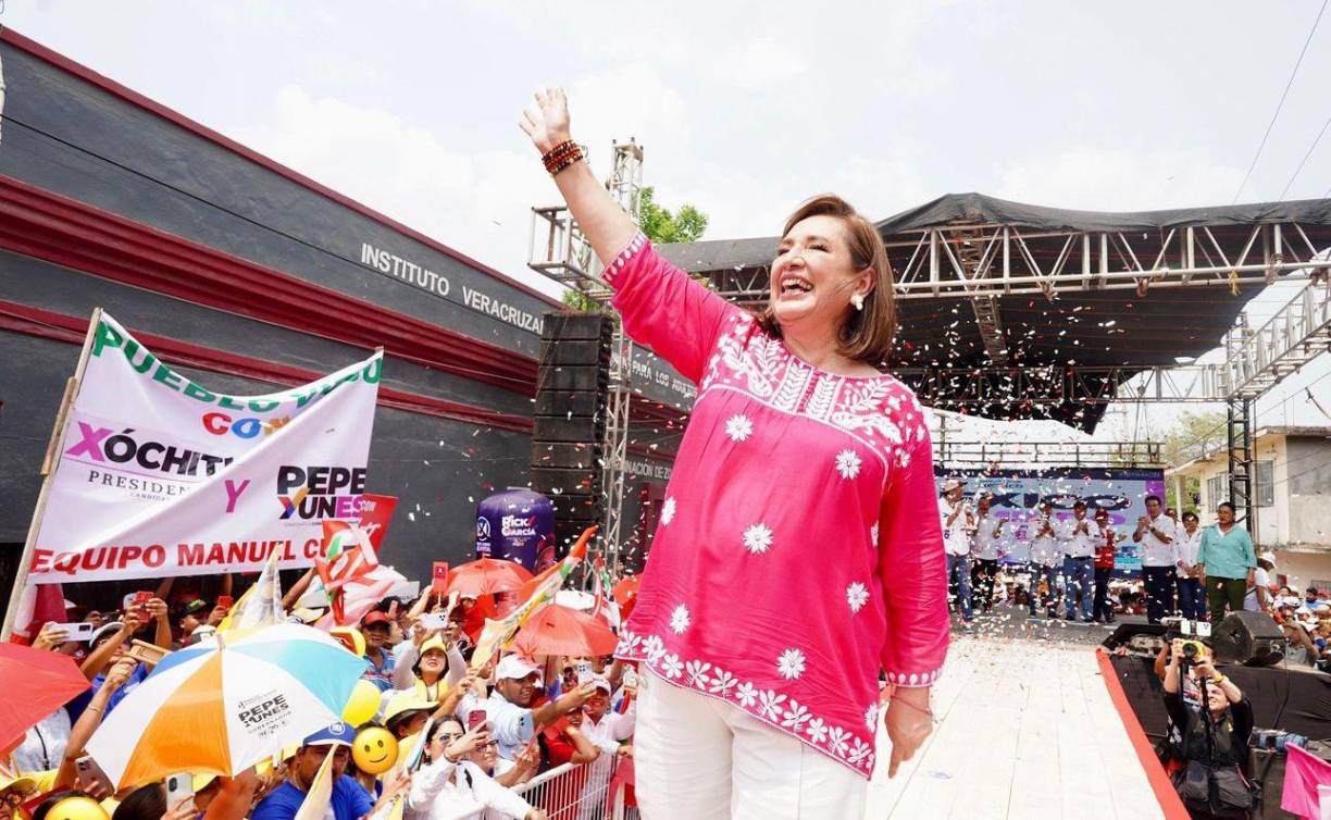 ” Solo fue una fachada de Xóchitl Gálvez”, “Fue una farsa, se acabó la humildad”, se lee en los comentarios de varios internautas que compartieron la foto de la empresaria mexicana. 