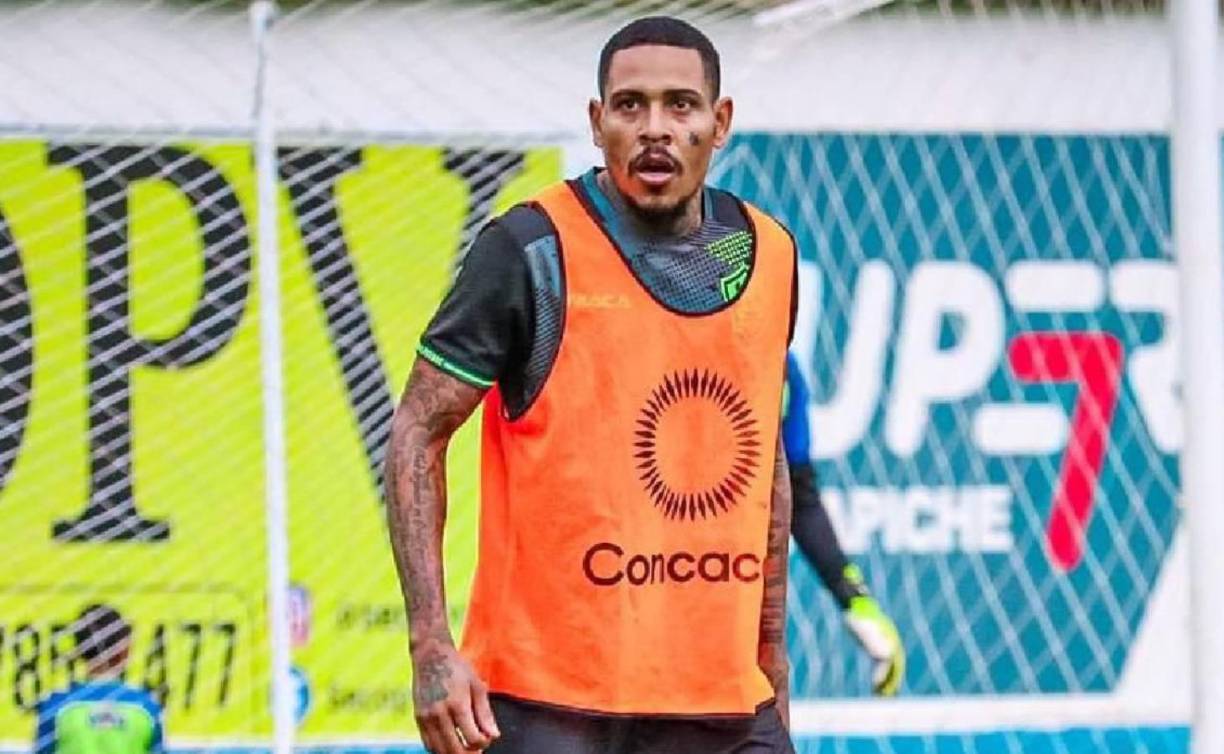 Henry Figueroa iba a ser considerado para esta doble fecha FIFA, pero se lesionó en el último entrenamiento y quedó al margen.
