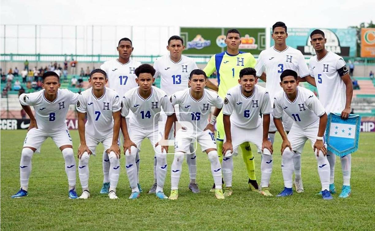 Este fue el 11 titular que mandó Honduras al campo para el clásico centroamericano contra Costa Rica.