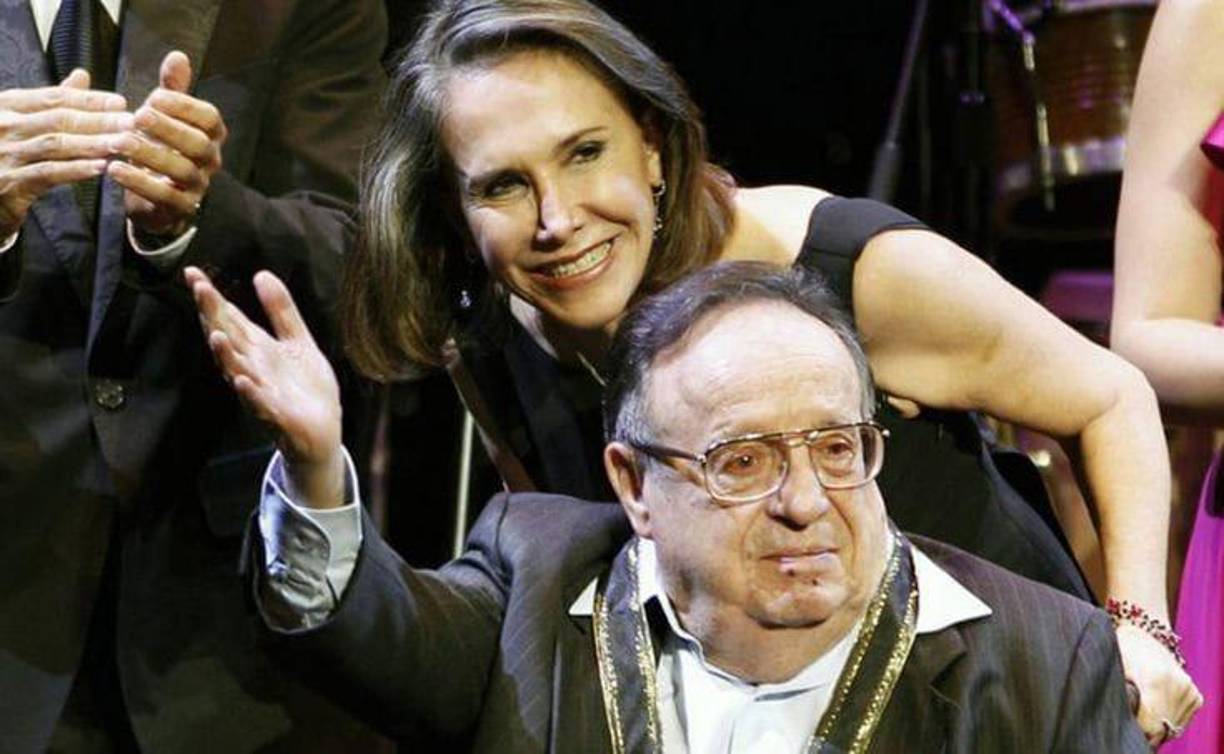 “Por supuesto, yo creo que sí, y si vamos a participar las dos juntas, yo estaría encantada de poder brindar mi compañía a todos esos bellos personajes, por supuesto que sí”, mencionó la actriz sobre la viuda de Roberto Gómez Bolaños. 