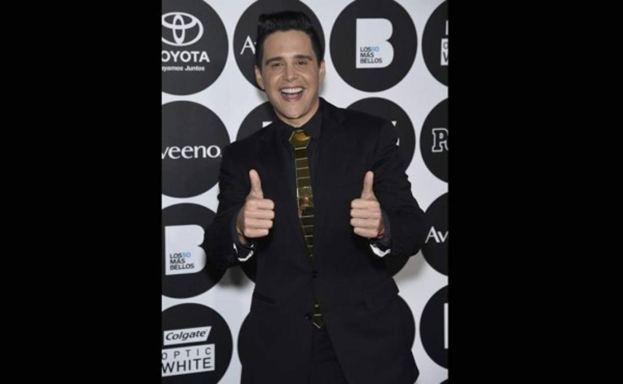 ALEJANDRO CHABÁN. El presentador de Despierta América lució un traje negro con una corbata metálica de la firma Hex.