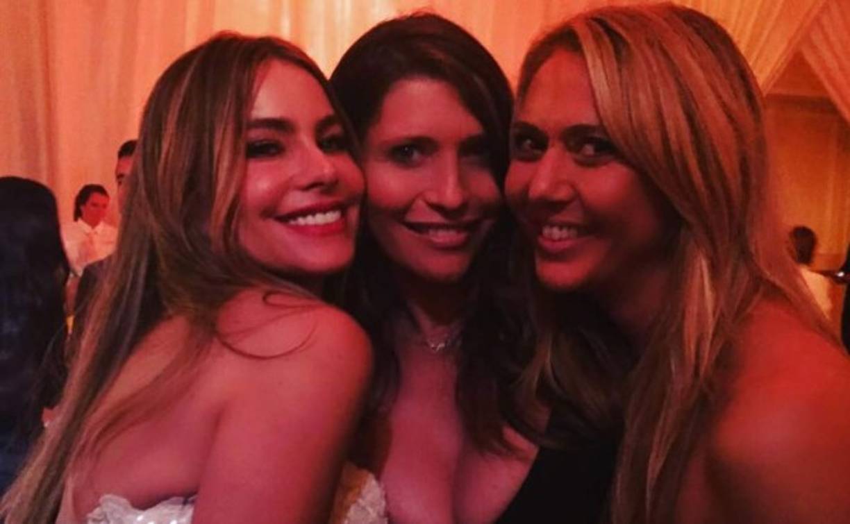 Sofía Vergara con sus amigas.