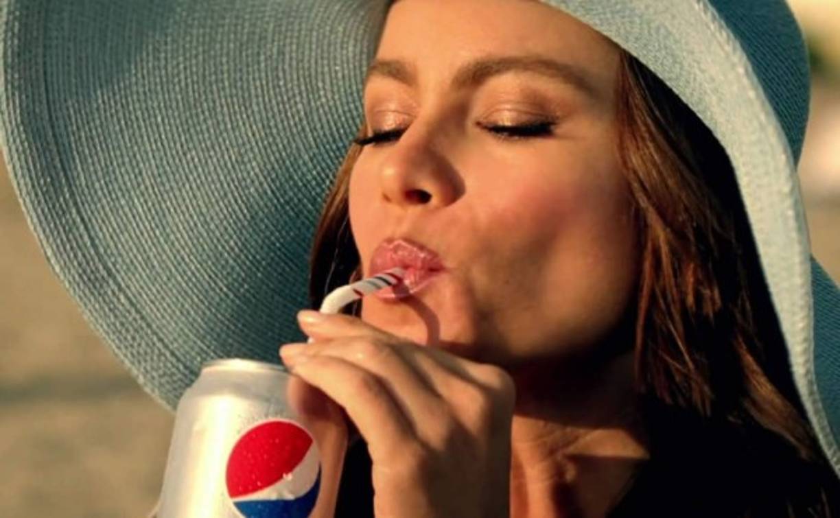 Sofía Vergara posando para Pepsi.