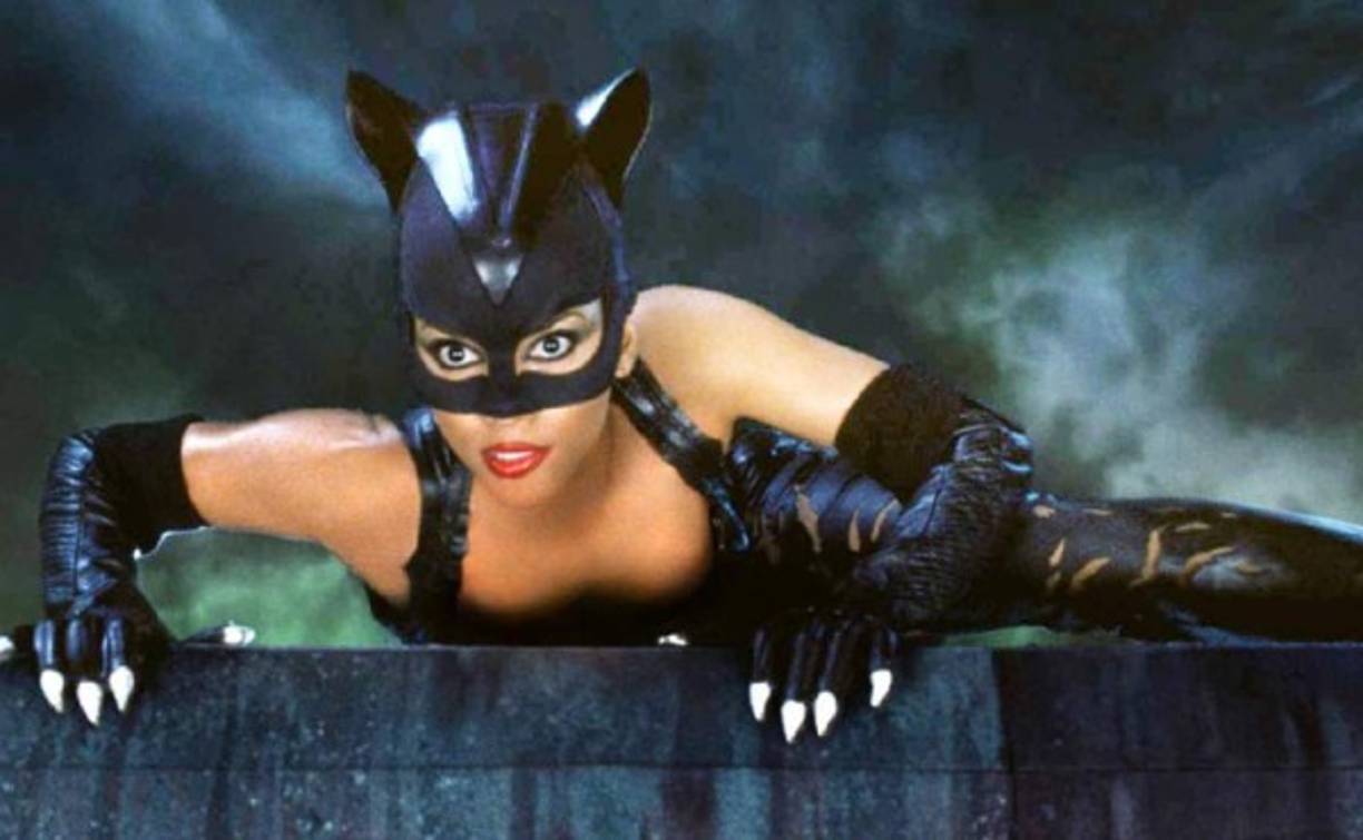 Aunque la película es recordada por ser una de las peores de la historia, Berry lució atractiva y muy 'felina'.