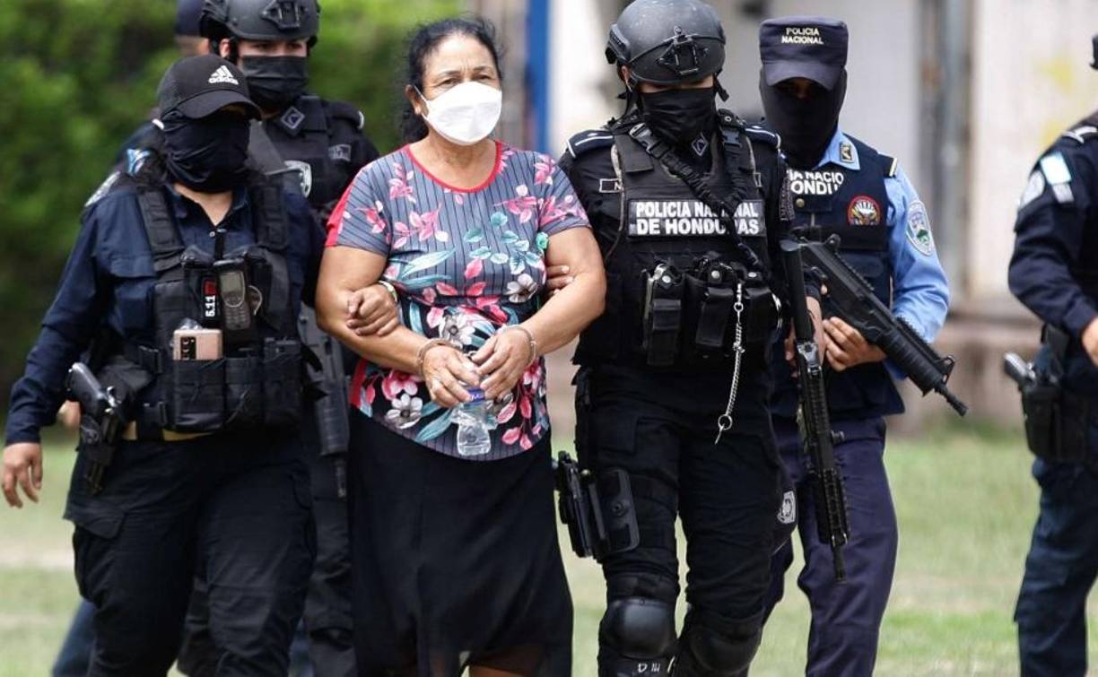 En la solicitud se insta a que el cuerpo sea movilizado desde la morgue hasta el cuartel de Fuerzas Especiales. 