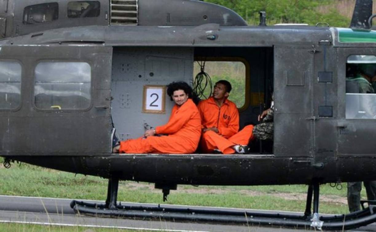 La audiencia de proposición de pruebas contra Plutarco Ruiz, acusado por el asesinato de la Miss Honduras Mundo, María José Alvarado y su hermana, no se pudo realizar porque su defensa y los tribunales no han sido notificados del lugar dónde está recluido. De acuerdo a su abogado René Altamirano, desde hace un mes y medio no tiene comunicación con él y hasta ayer por unas fotos se dio cuenta que Ruiz fue trasladado aparentemente a la cárcel de máxima seguridad en Ilama, Santa Bárbara.