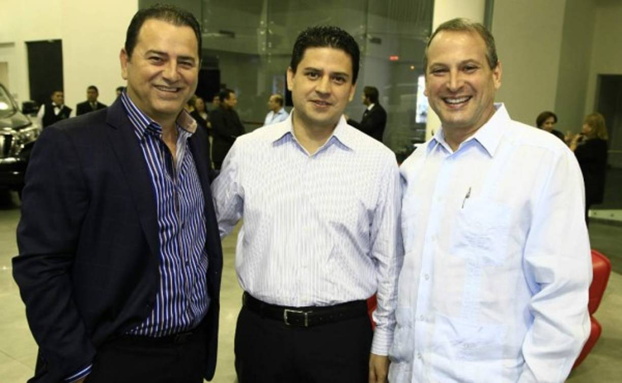 Rommel Hawit, Franklin Ramos con Luis Larach.