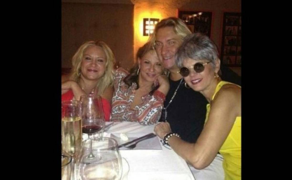 La información indica que Ana María Polo decidió cederle el nombre del programa a Key en el 2003 cuando le detectaron un cáncer de mama. Polo tenía miedo de no sobrevivir y decidió garantizar el bienestar económico de su pareja sin necesidad de contraer matrimonio