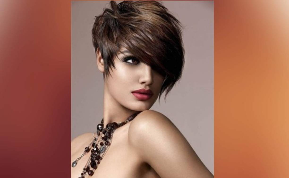 Ana Torroja, la ex Mecano, en los 80s hizo famoso este look. Largo de un lado, corto del otro. Este 2015 se lleva en capas!