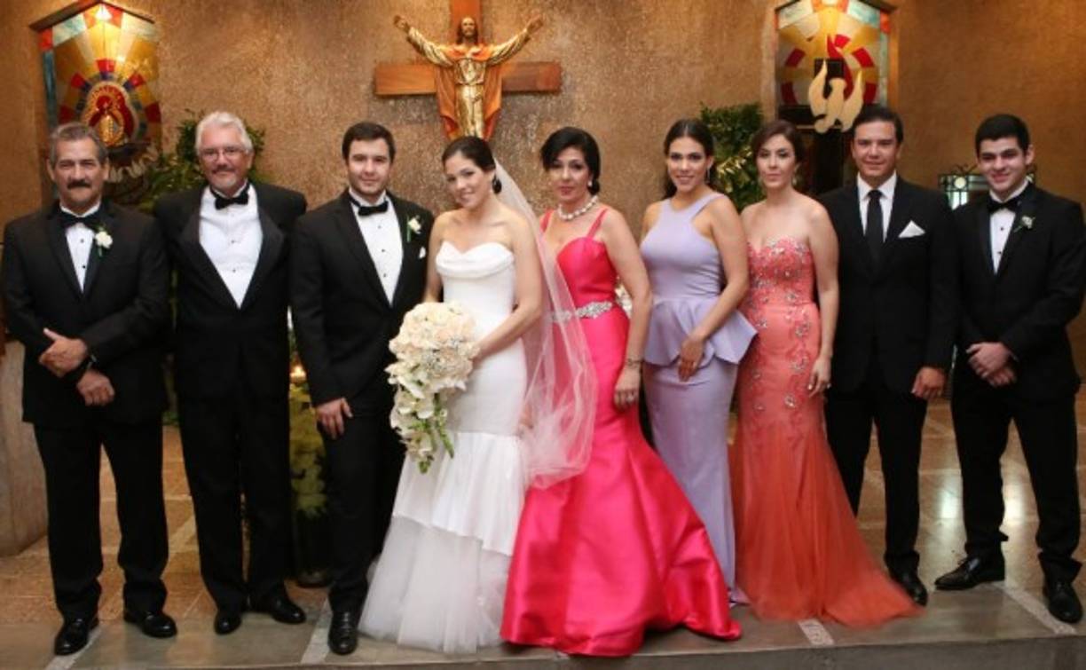 Los enamorados compartieron con sus familiares.