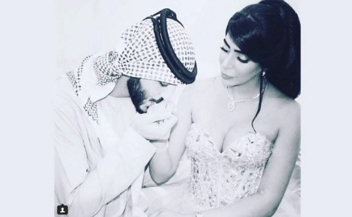 La pareja se casó alrededor de hace tres semanas.