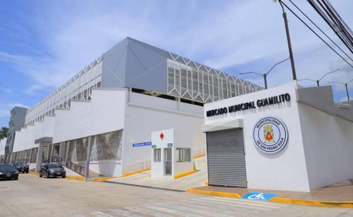 “El mercado Guamilito es un destino turístico para todos los hondureños y las personas que nos visitan, es una escuela de emprendimiento, el mercado ofrece todas las alternativas para que volvamos los sampedranos a consumir lo que son las artesanías y también la buena comida”, indicó Contreras.