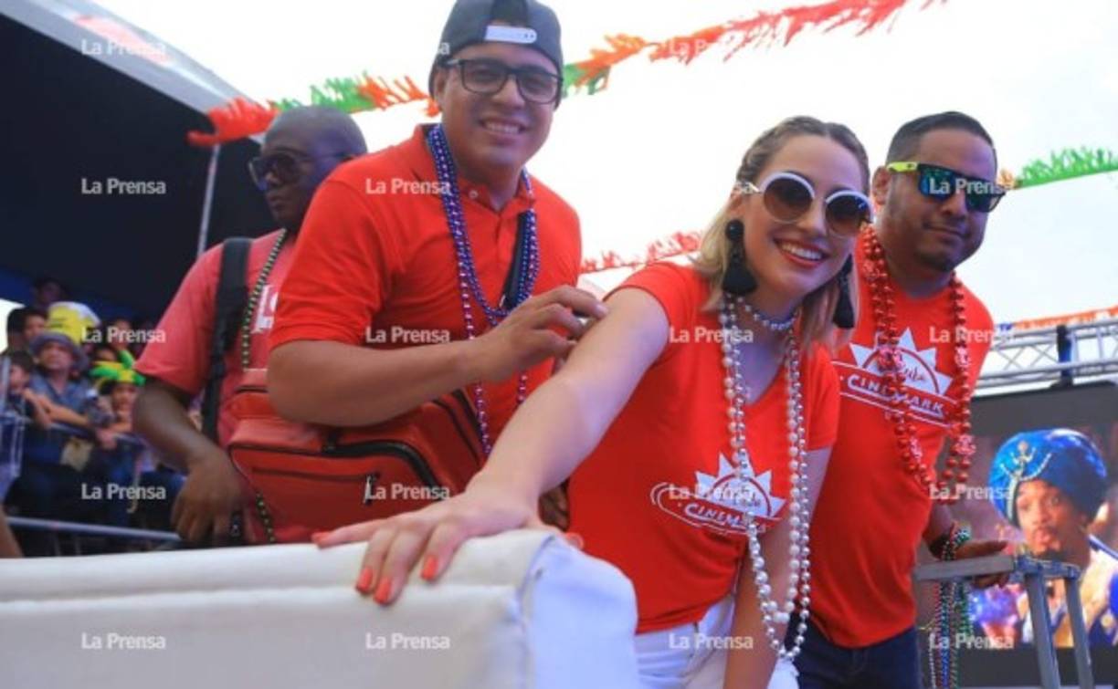 Los ceibeños dieron la bienvenida por todo lo alto a los turistas que llegaron para vivir su feria. Foto: Melvin Cubas.