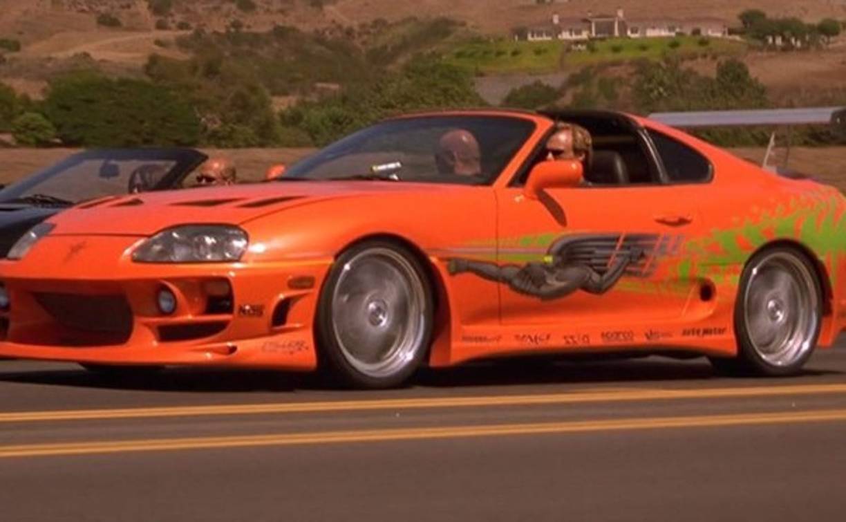 Toyota Supra 2JZ BiTurbo | Walker también lució en esta película un Toyota Supra 2JZ BiTurbo. Este auto también apareció en la primera película (2001), la segunda parte (2003), 'Fast Five' (2011). Se desconoce su precio.