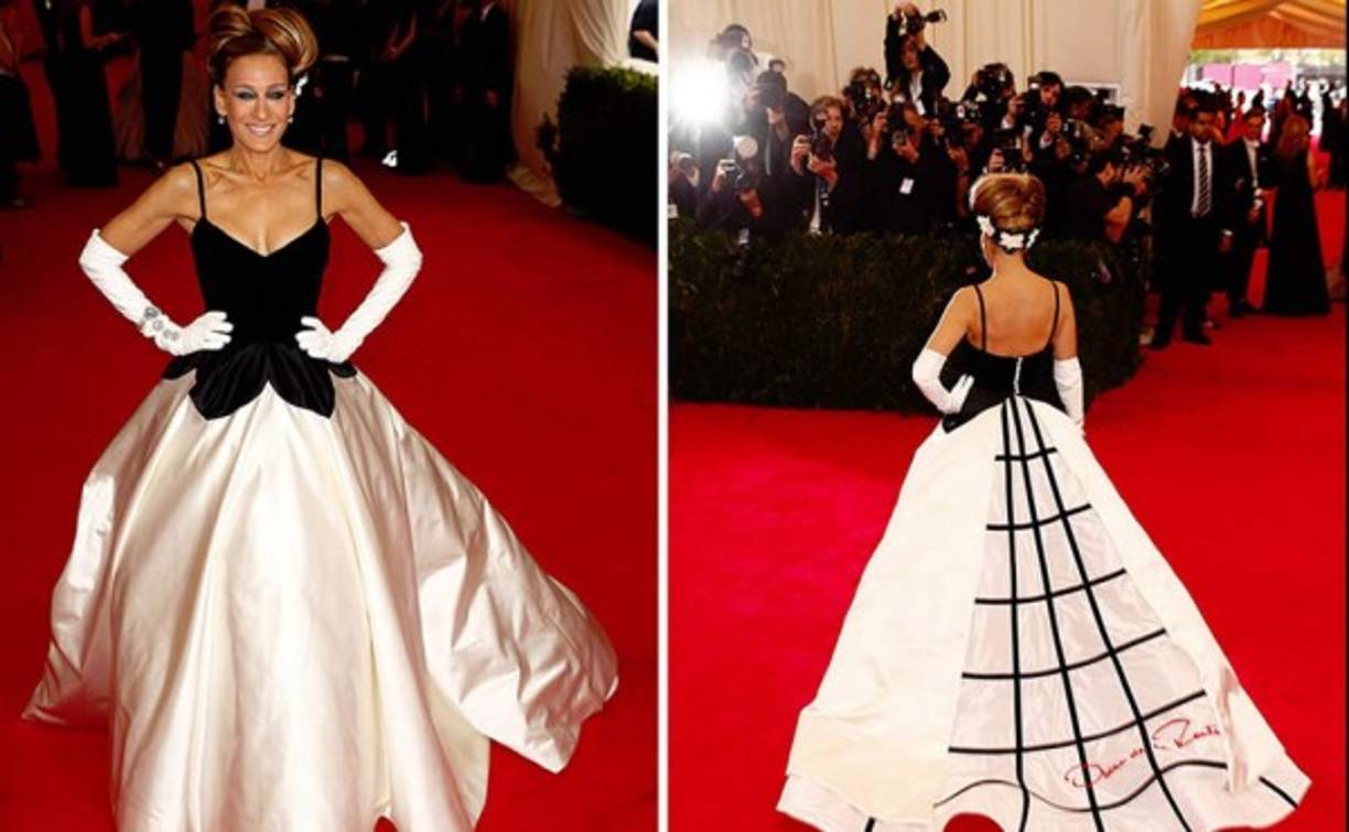 En la pasada alfombra roja del MET 2014 Sarah Jessica Parker nos enamoraba con este vestido de Óscar de la Renta, que él mismo había firmado.