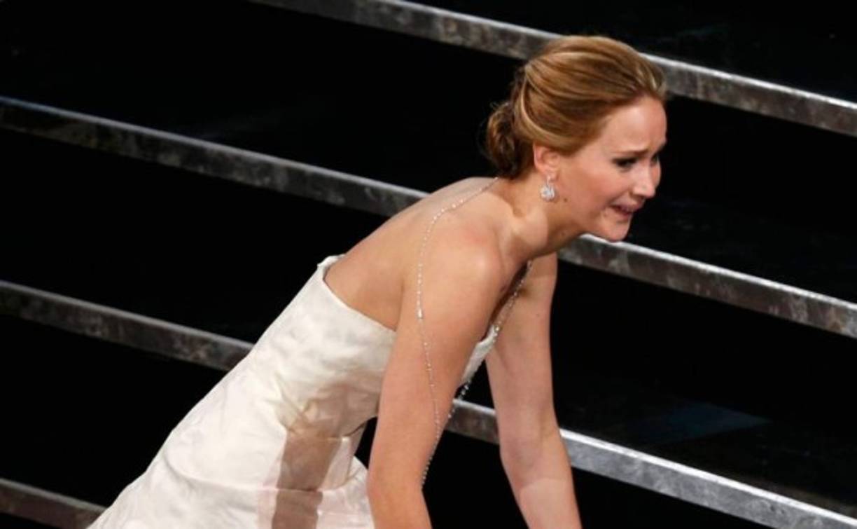 La actriz lloró, pero recibió su premio.