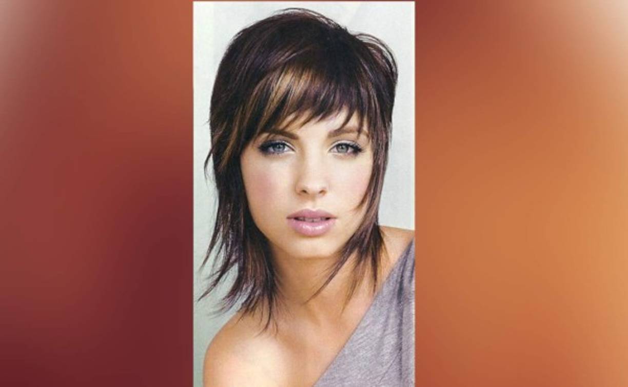 La roquera Pat Benatar fue la pionera en usar esta versión, este 2015 se reinventa con fleco muy corto y degradado.