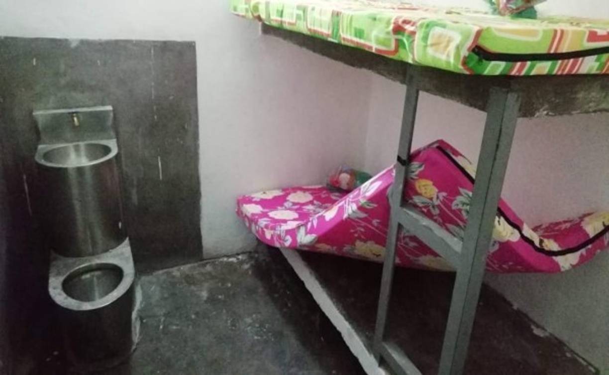 Este es el lugar donde dormirá de ahora en adelante cada reo trasladado mediante Operación Arpía.