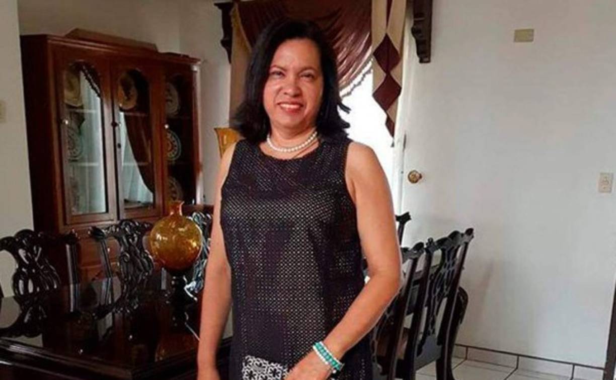 <a href='https://www.laprensa.hn/sucesos/1334270-410/matan-licenciada-enfermeria-olanchito-yoro-violencia-honduras' style='color:red;text-decoration:underline' target='_blank'>Amelia Lozano Núñez</a> , licenciada en enfermería, fue asesinada la noche del martes 12 de noviembre en su casa en la colonia Mejía de la ciudad de Olanchito, Yoro.<br/><br/>Supuestamente fue ultimada cuando era asaltada.