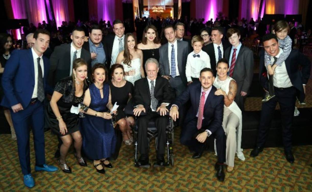 El clan Goldstein Anhalt compartió con emoción por las ocho décadas de vida del honorable y querido Gilberto Goldstein Rubinstein.