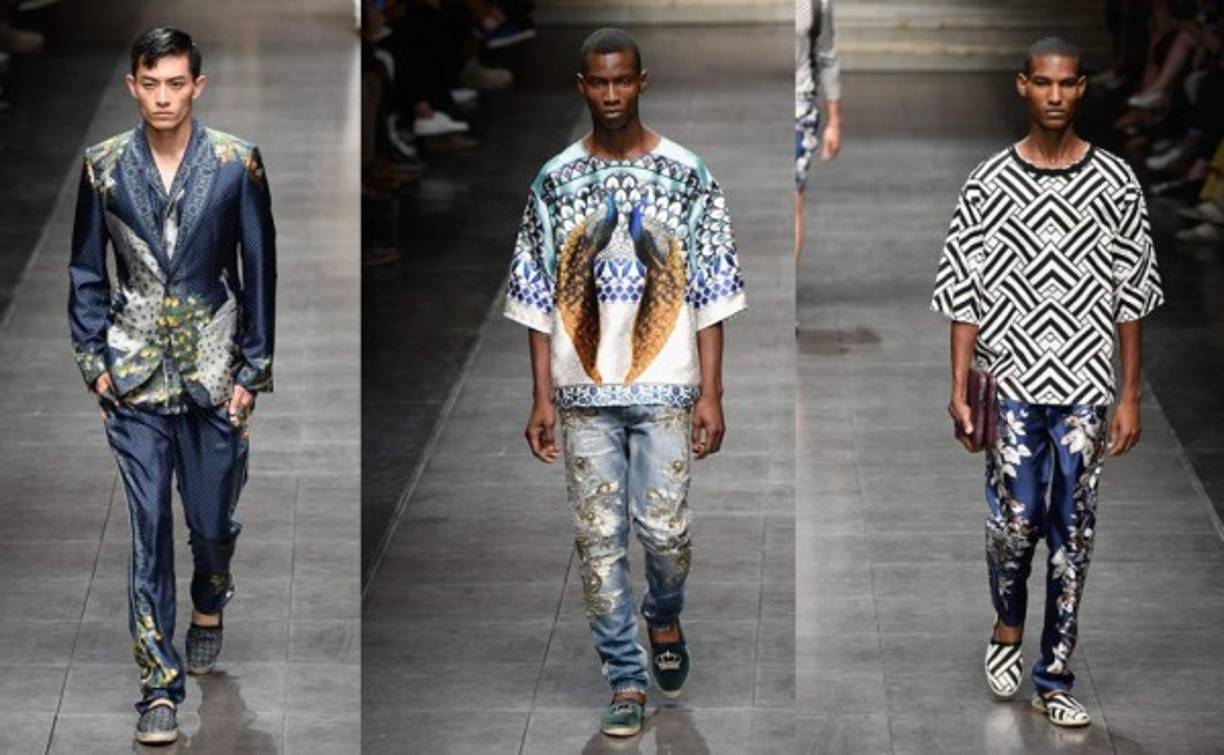 La Primavera-Verano de Versace es más casual y relajada con trajes túnicas.