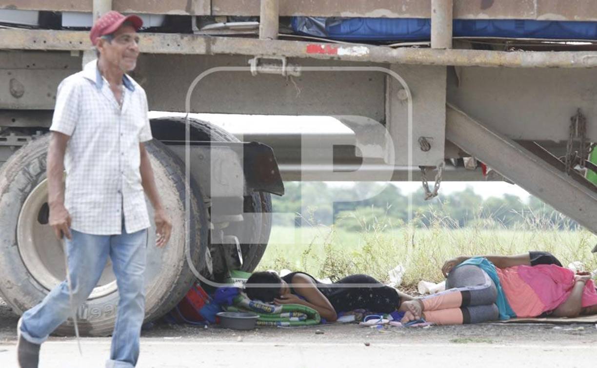 Horas de esperanza vivieron ayer viernes pobladores de los municipios de La Lima y El Progreso, en el departamento de Cortés, luego de que los caudales de los ríos Ulúa y Chamelecón disminuyeran sus niveles, sumado a que fue un día soleado y sin lluvias en las regiones norte y occidente. 